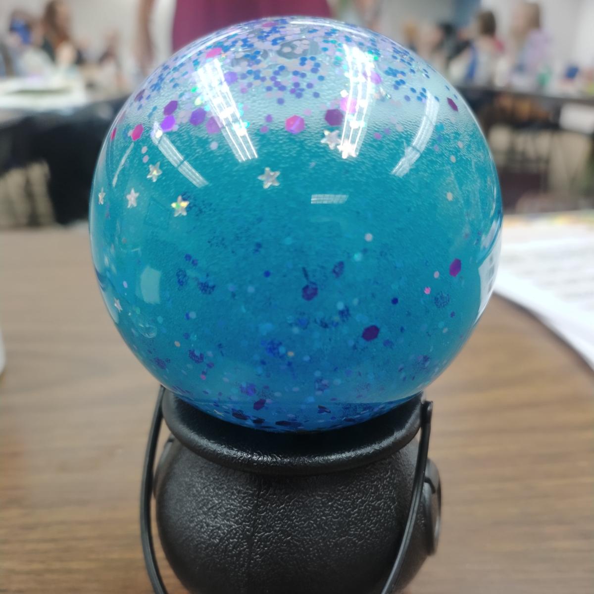 Glitter globe